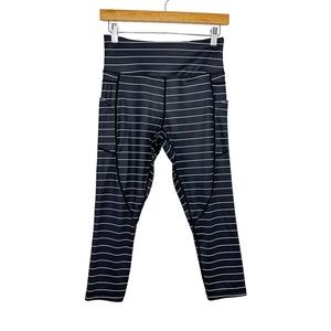 Zyia Active Striped Cropped Leggings Black Sz 6-8 Black White Side Pockets Yoga